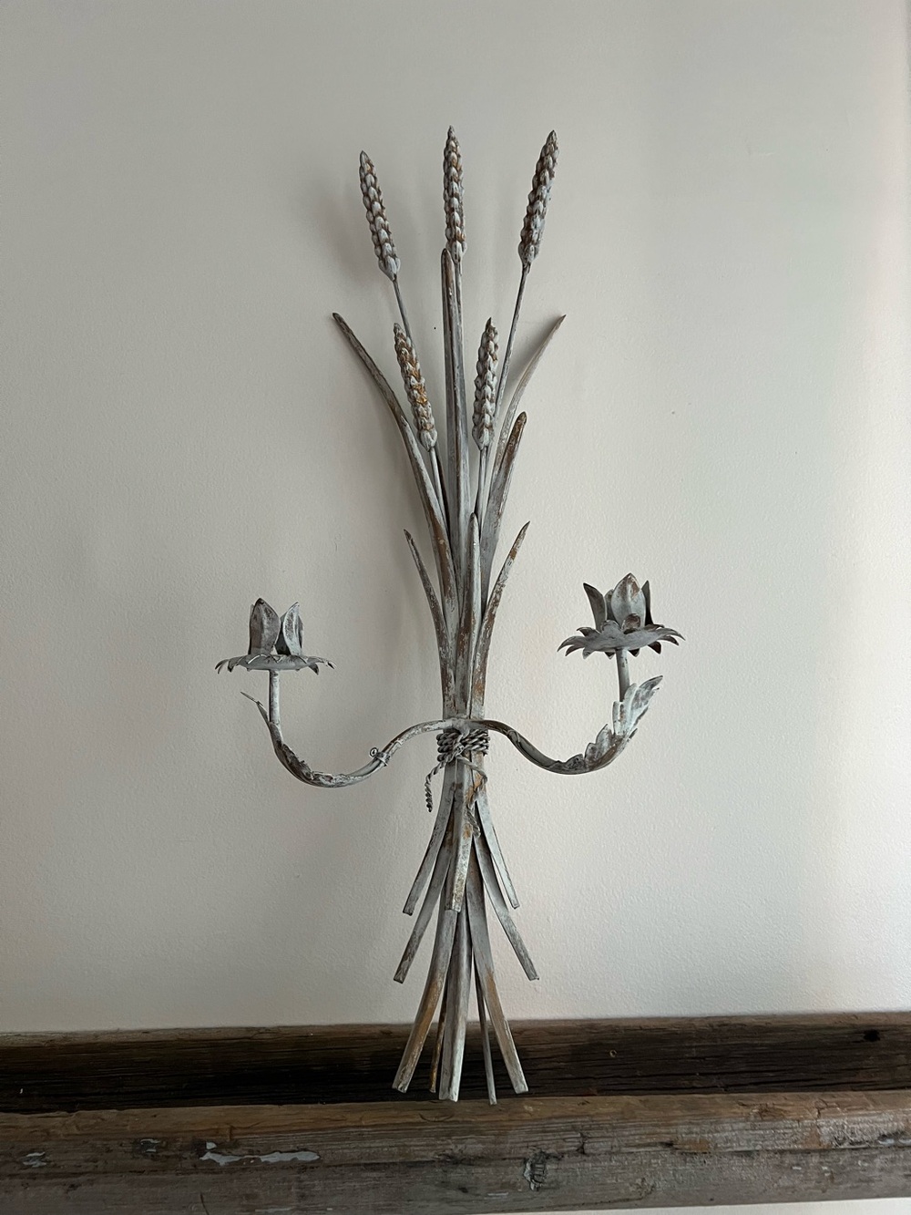 Vintage Hollywood Regency Wheat Bundle Wall Sconce - Whitewashed Gilt; Italy 60s